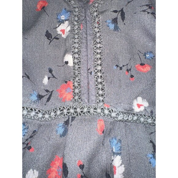 Arizona Jean Company Bell Sleeve Gray Floral All Rayon Crop Top Blouse Size S - Picture 8 of 9